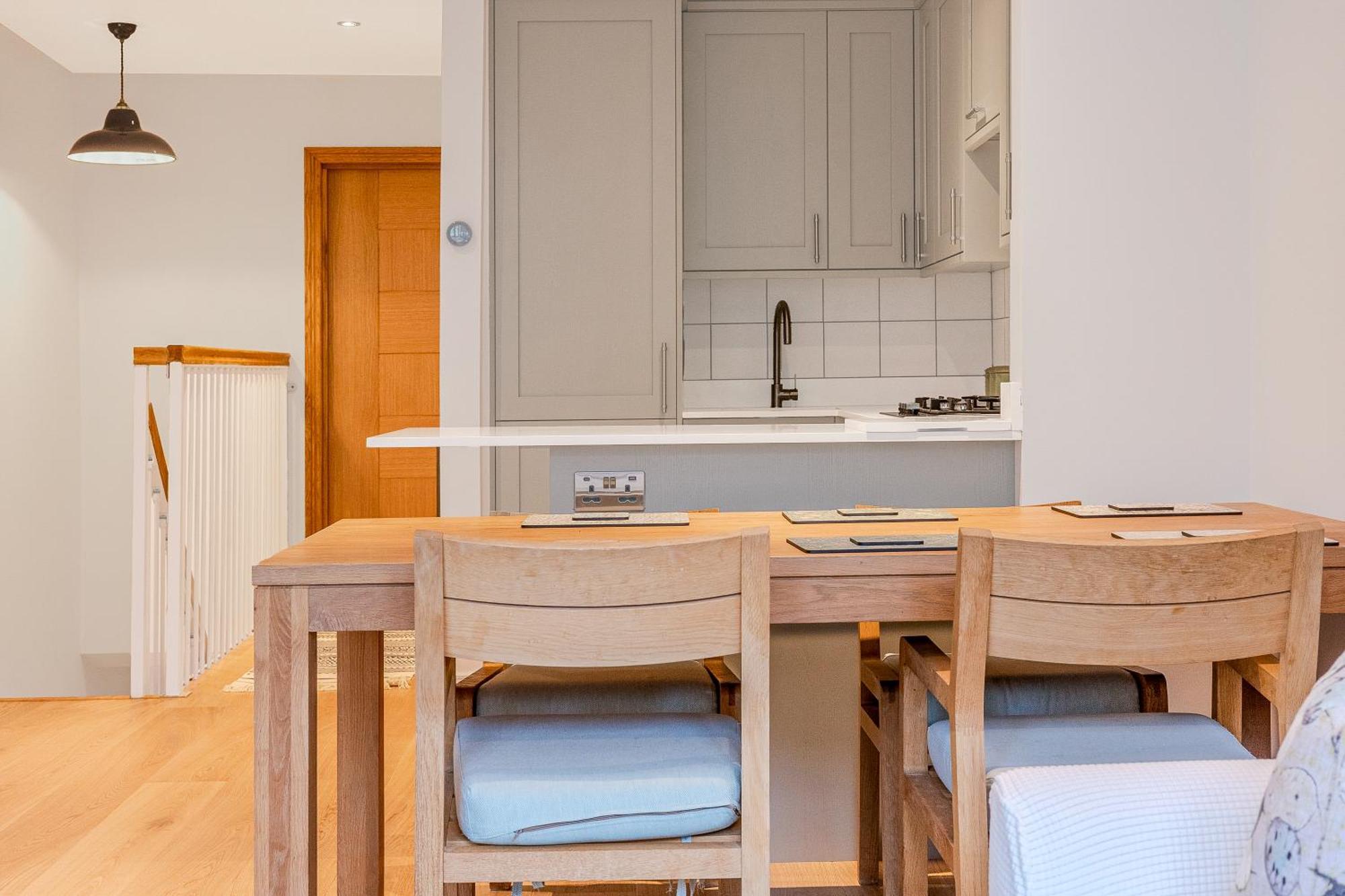 Contemporary 2Br Duplex With A Patio In Chelsea Apartment London Ngoại thất bức ảnh
