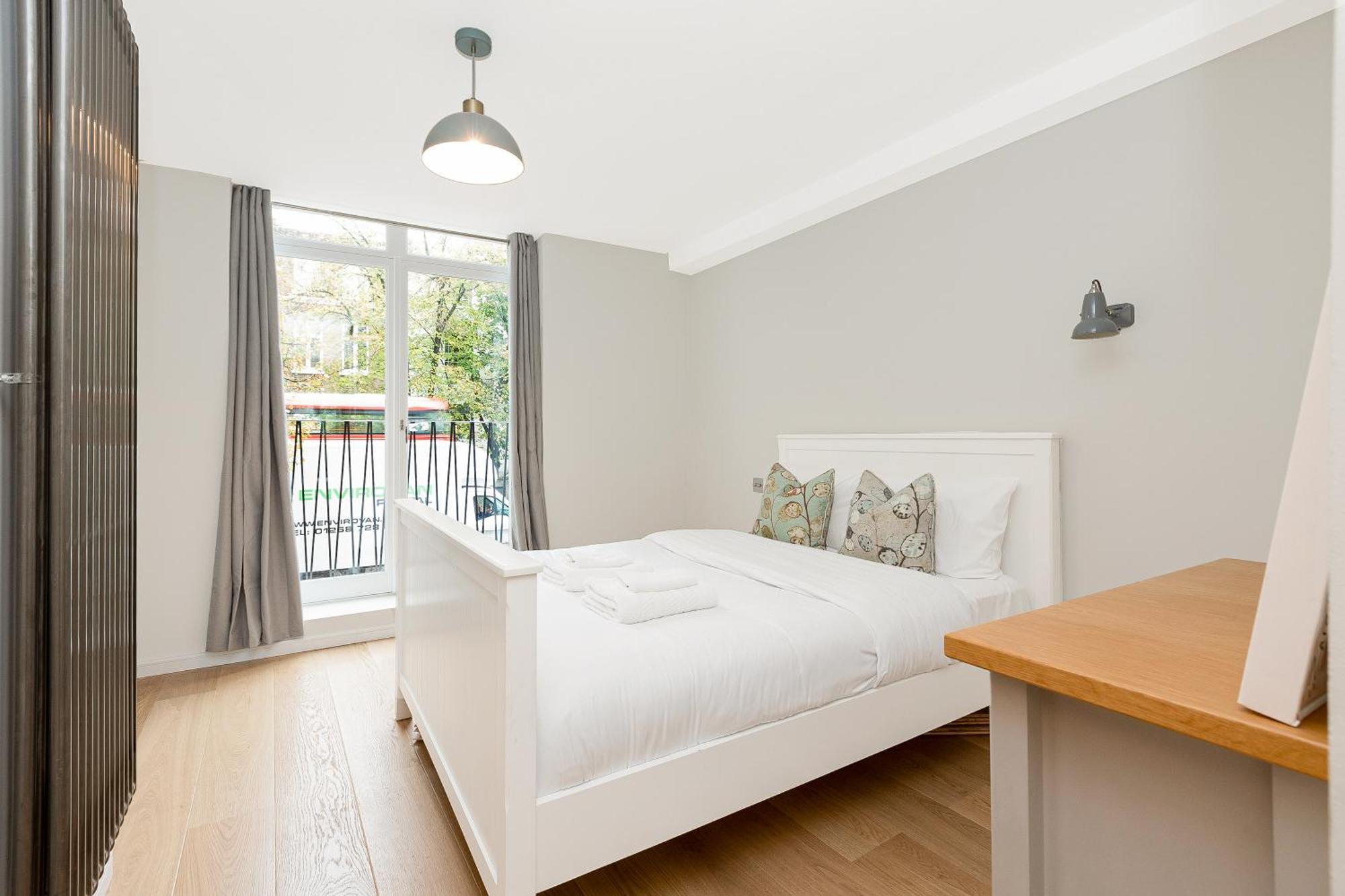 Contemporary 2Br Duplex With A Patio In Chelsea Apartment London Ngoại thất bức ảnh