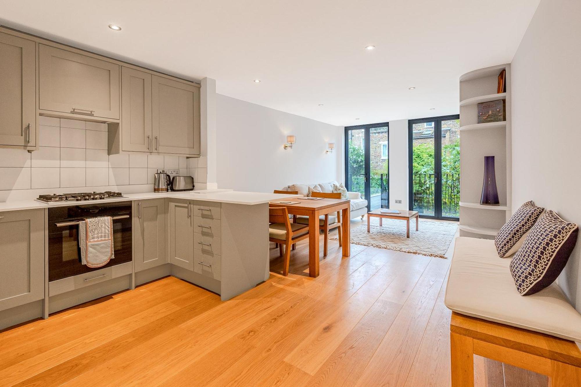 Contemporary 2Br Duplex With A Patio In Chelsea Apartment London Ngoại thất bức ảnh
